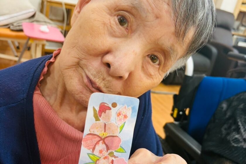 切って、貼って、素敵なしおりが完成しましたの写真 1