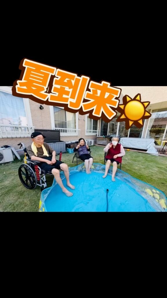 暑い日のプール活動、熱中症に気をつけながら楽しくの写真 1