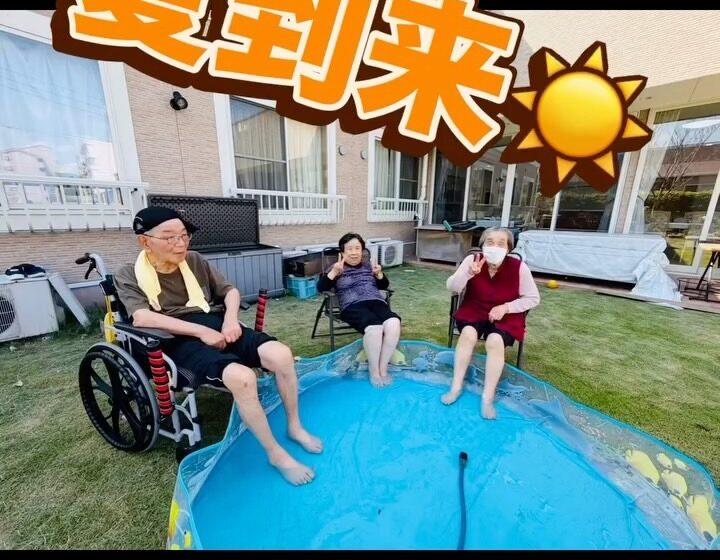 暑い日のプール活動、熱中症に気をつけながら楽しくの写真 1