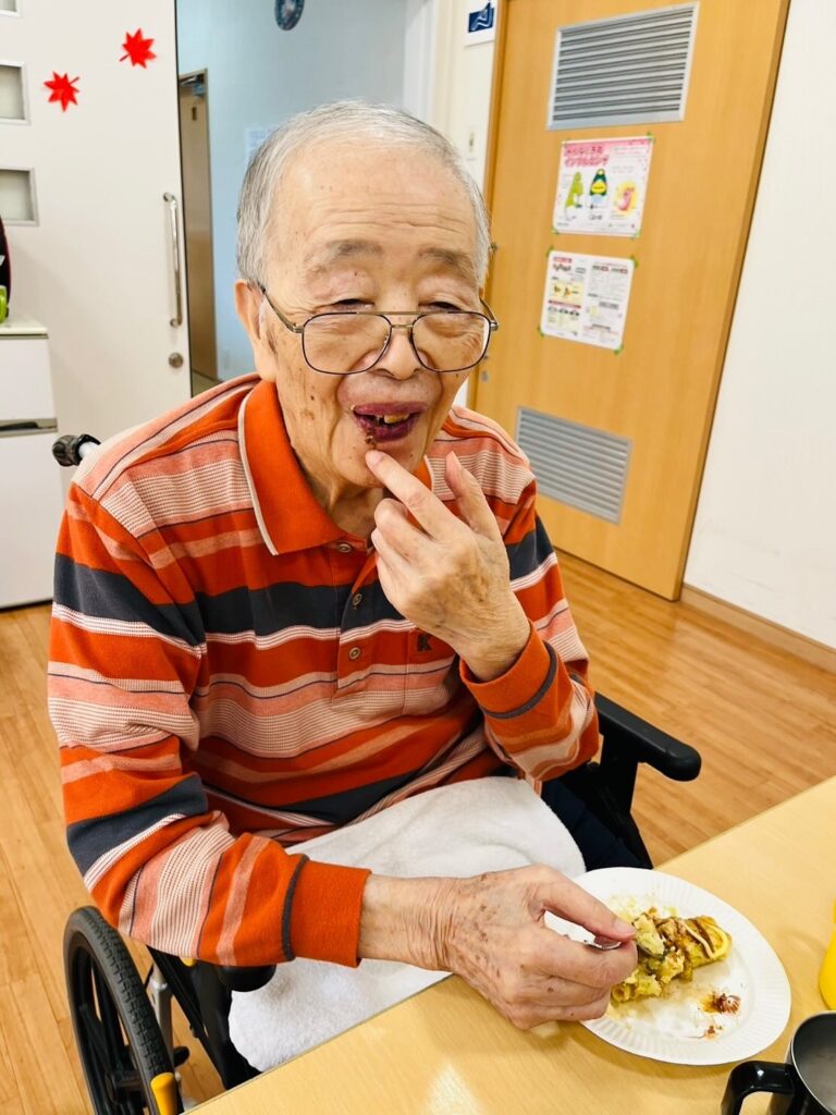 11月最初の調理レクはお好み焼きの写真 2