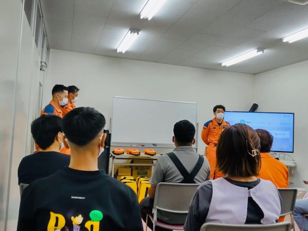 救命救急講習会を行いましたの写真 3