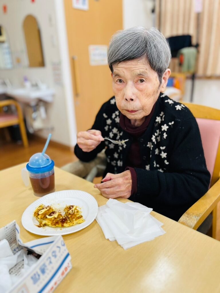11月最初の調理レクはお好み焼きの写真 4