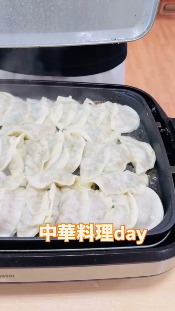 みんなで包んだ餃子と手作り中華|にぎやかな調理レクの一日の様子