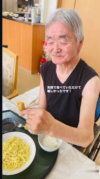 厨房の特別メニューに調理レクの天ぷらを加えた日の様子